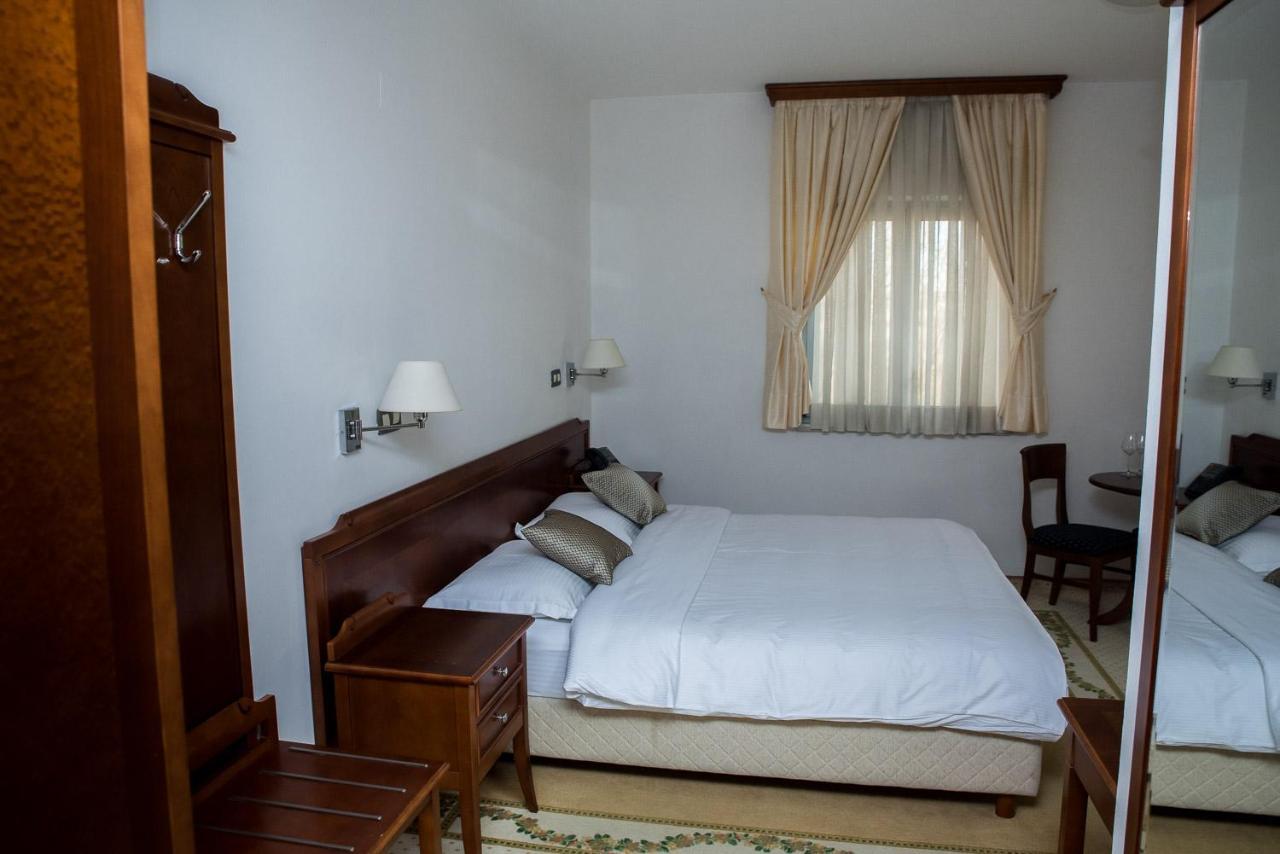 Hotel Hum Ljubuški エクステリア 写真
