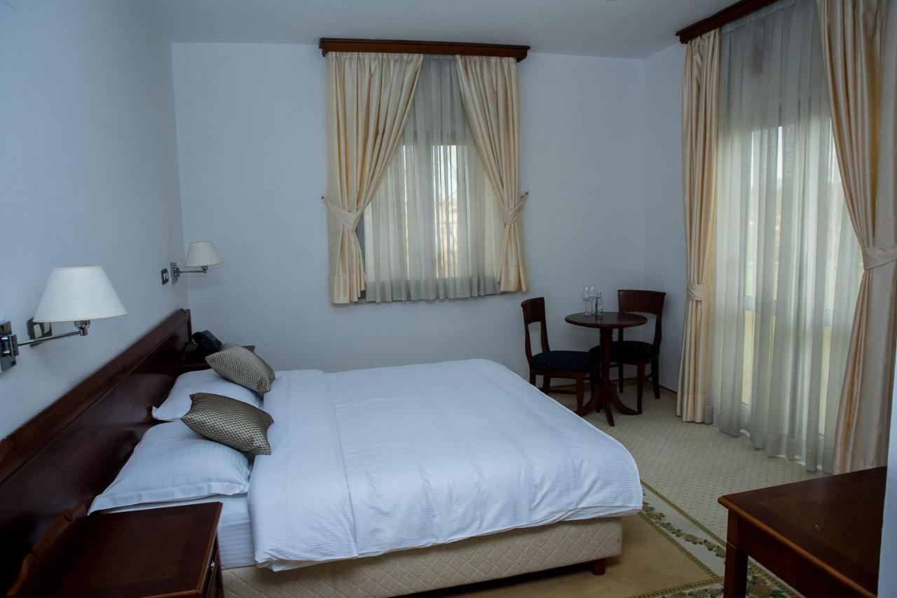 Hotel Hum Ljubuški エクステリア 写真
