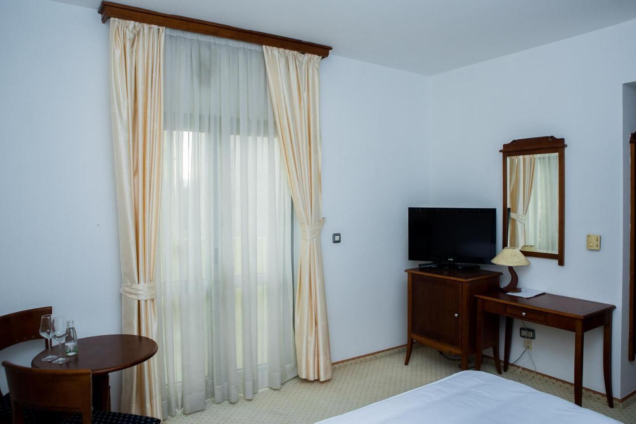 Hotel Hum Ljubuški エクステリア 写真