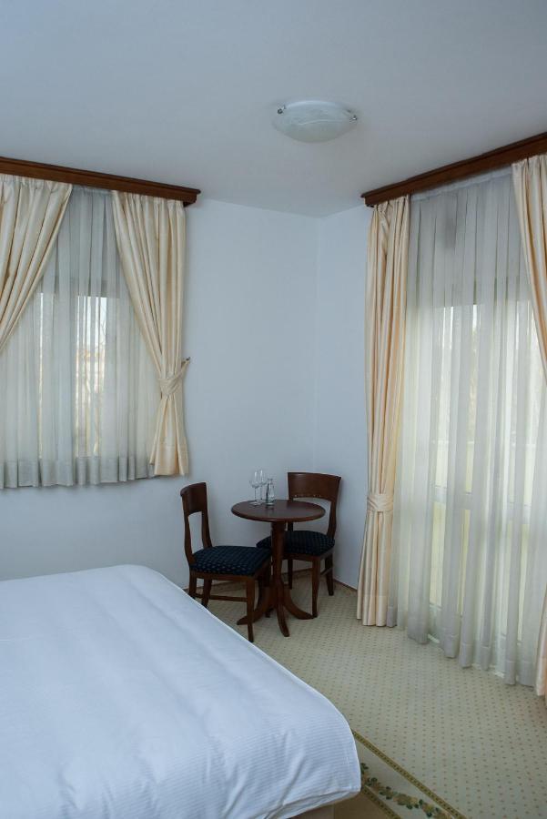 Hotel Hum Ljubuški エクステリア 写真