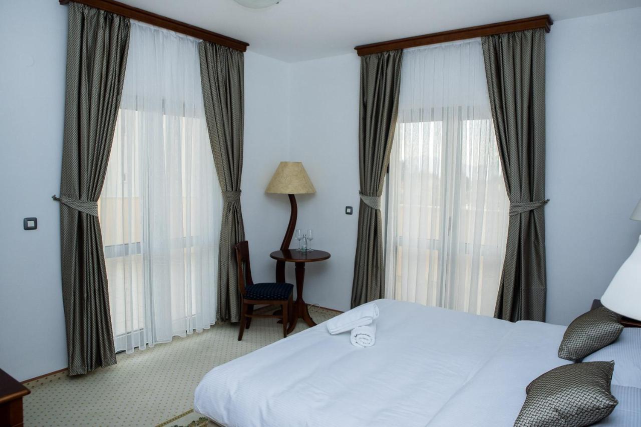 Hotel Hum Ljubuški エクステリア 写真