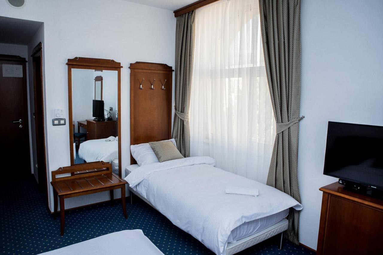 Hotel Hum Ljubuški エクステリア 写真