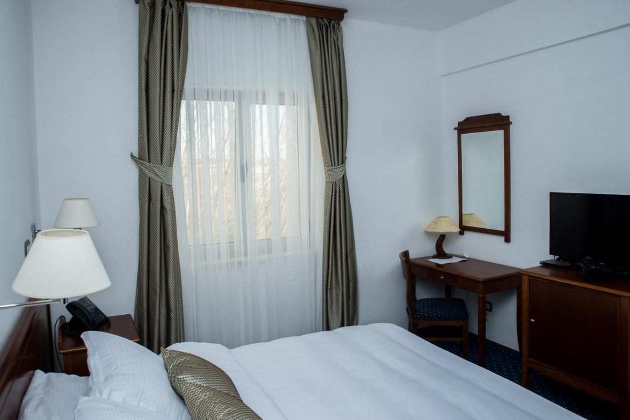 Hotel Hum Ljubuški エクステリア 写真