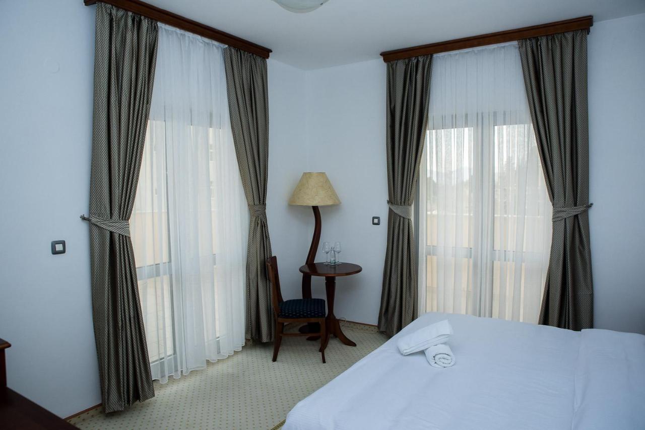 Hotel Hum Ljubuški エクステリア 写真