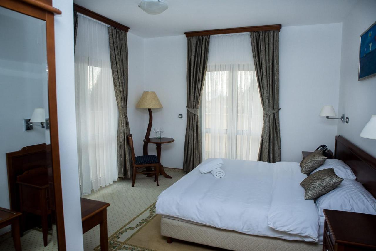 Hotel Hum Ljubuški エクステリア 写真