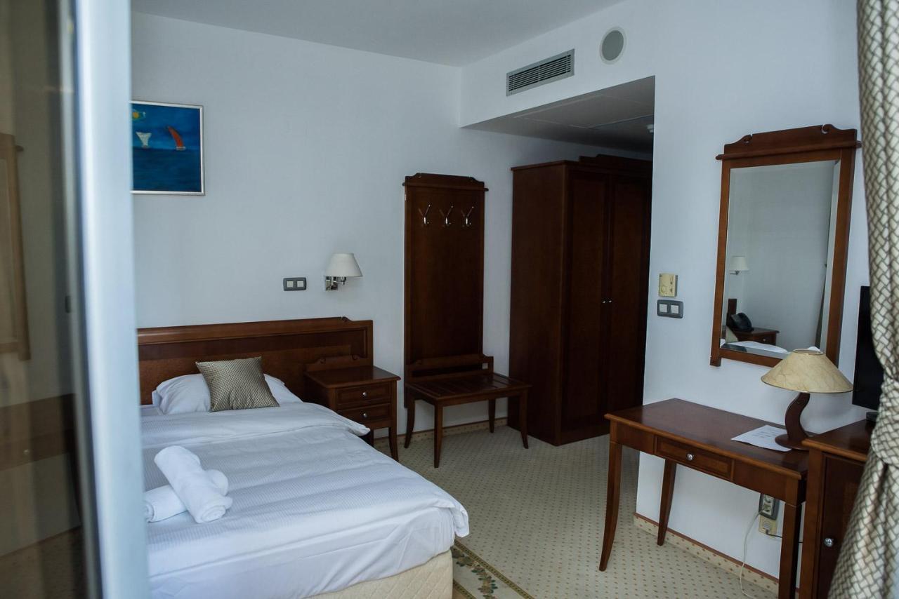 Hotel Hum Ljubuški エクステリア 写真