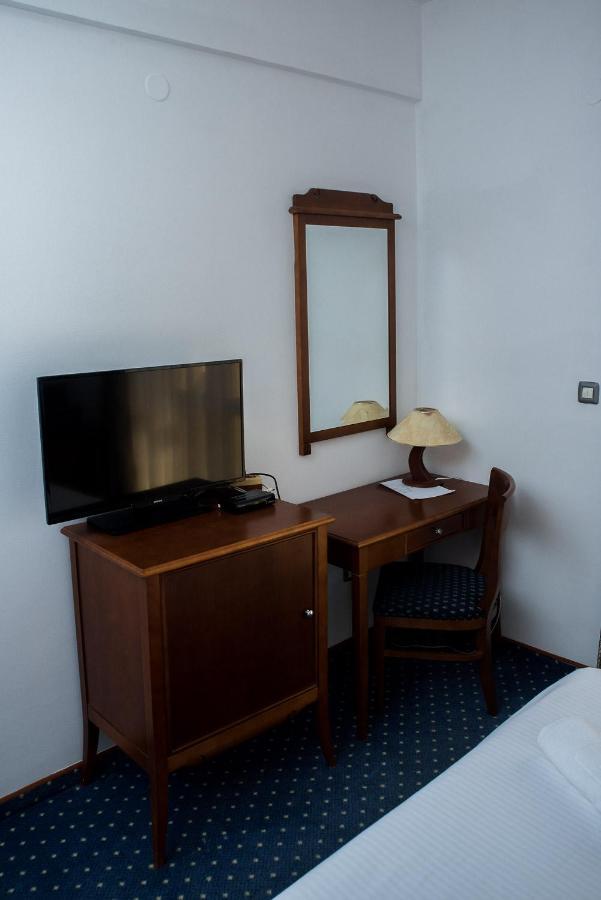 Hotel Hum Ljubuški エクステリア 写真