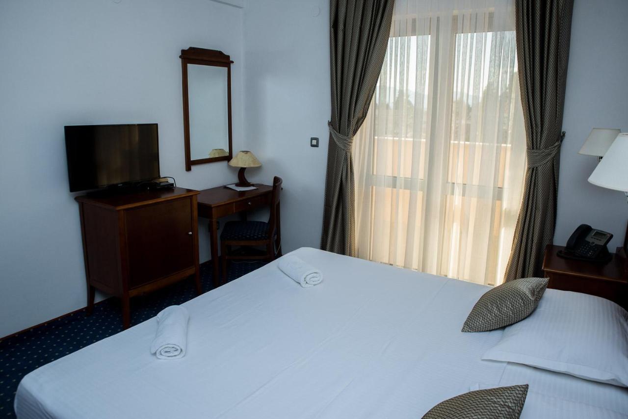 Hotel Hum Ljubuški エクステリア 写真