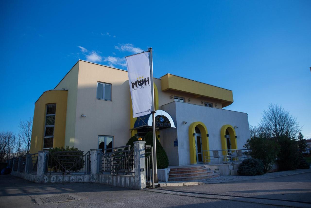Hotel Hum Ljubuški エクステリア 写真