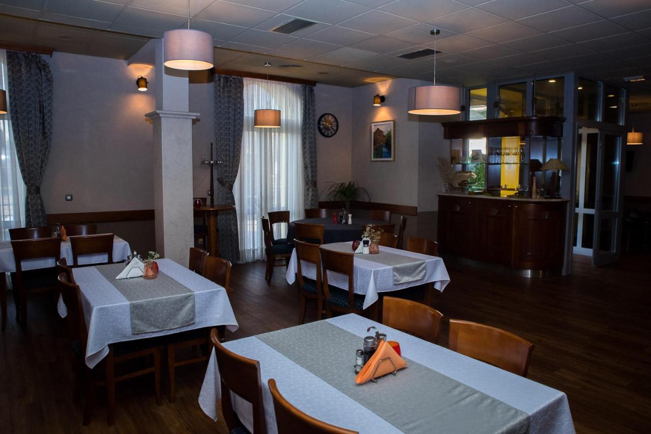 Hotel Hum Ljubuški エクステリア 写真