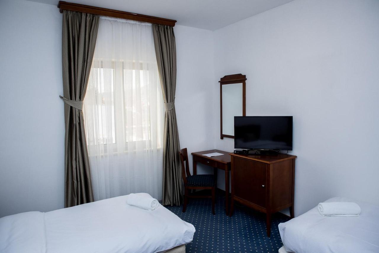 Hotel Hum Ljubuški エクステリア 写真